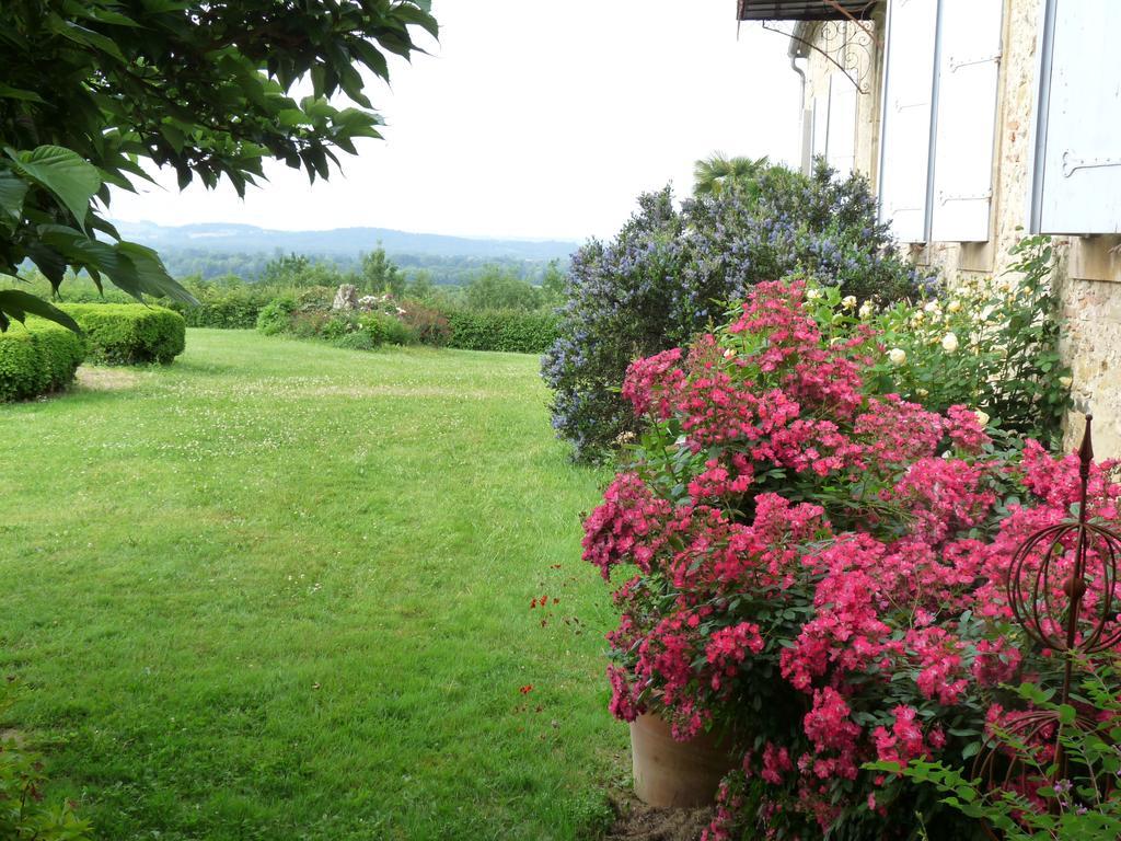 Le Pouy Bed & Breakfast Termes-d'Armagnac Bagian luar foto